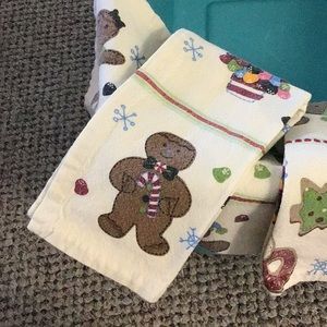 Mr. & Mrs.Gingerbread dinner napkins. Set of .4